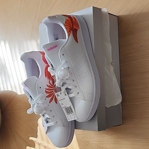 Women Adidas Tennis Shoes